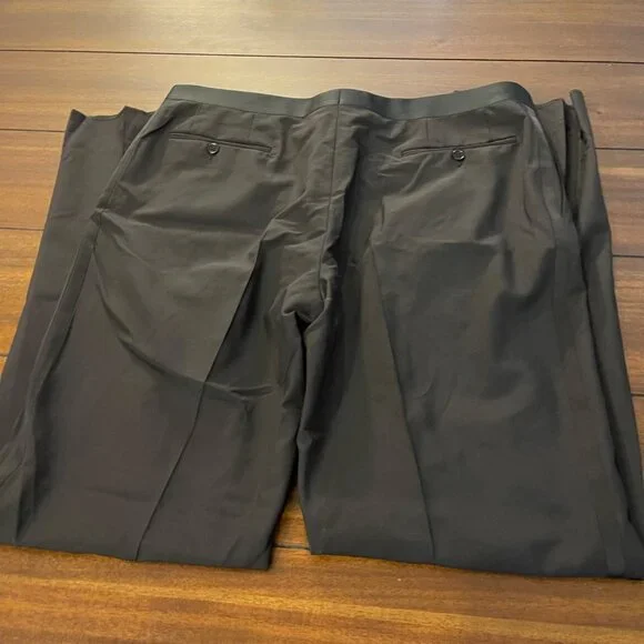 NWOT Canali Men's Tessuto Trousers in Black size 38